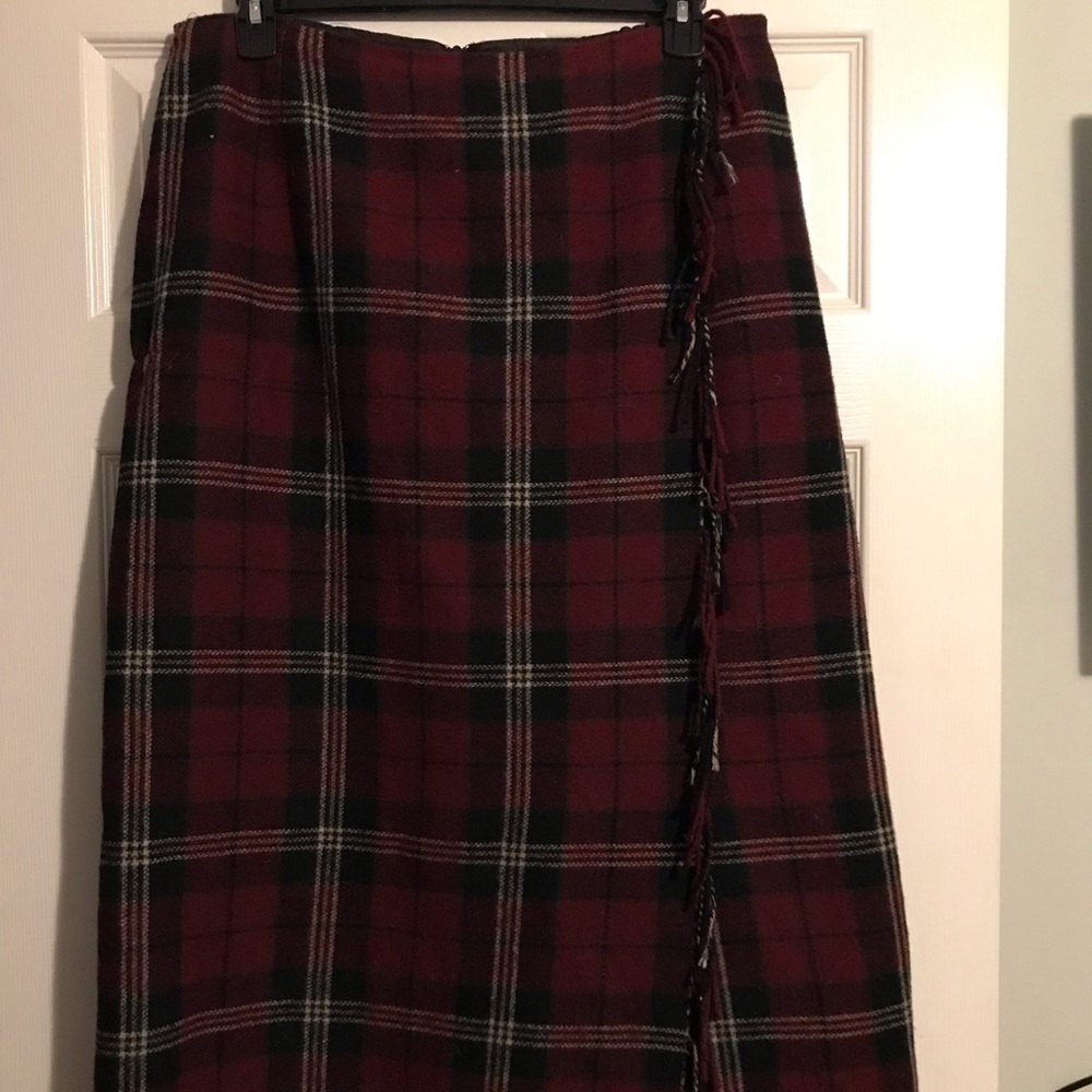 Decade Designer Wool/polyester skirt w/silk lining